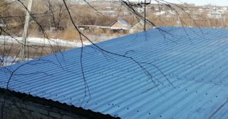 Демонтаж поликарбоната с крыши в Мегионе - услуги по доступной цене от 615 рублей