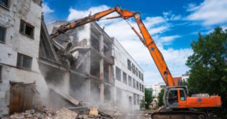 Промышленный демонтаж зданий Мегион, цена от 2921 руб.