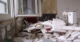 Демонтаж хрущевки в Мегионе - удаление старых полов и стен по выгодной цене от 1742 рублей.